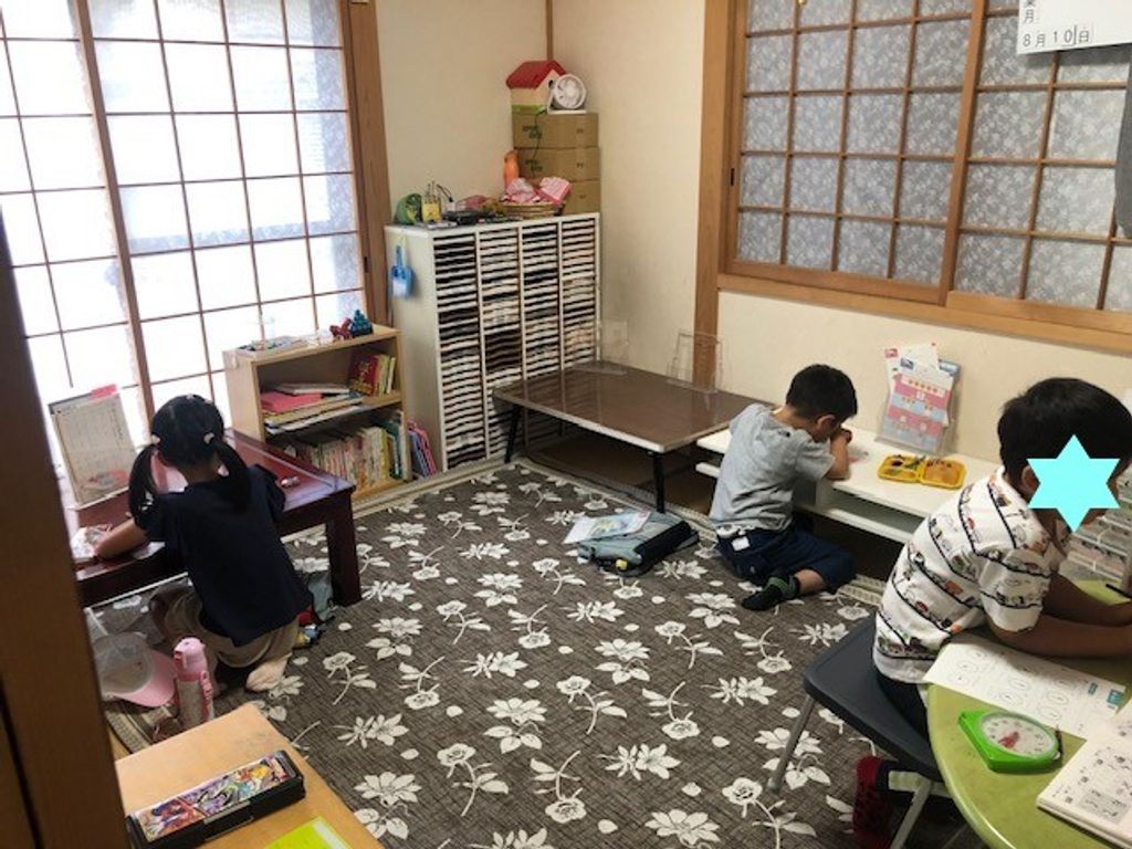 「学研学びくんむこのそう教室」の教室内の様子